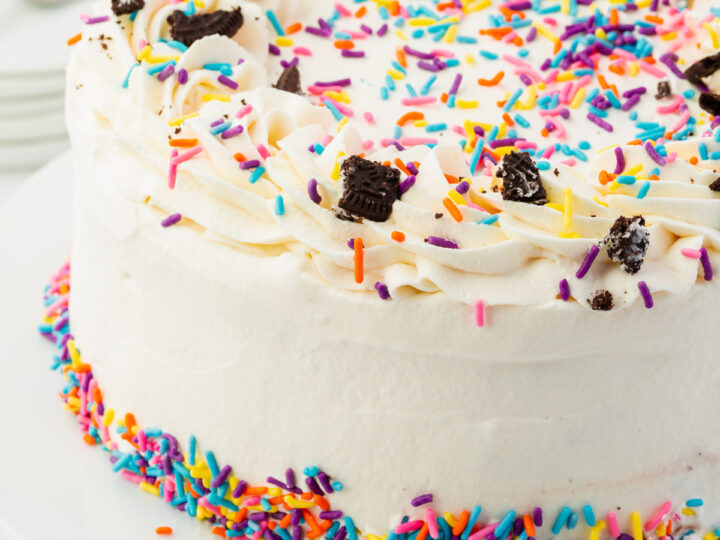 Oreo Ice Cream Cake (5 Ingredients!) - Chelsea's Messy Apron