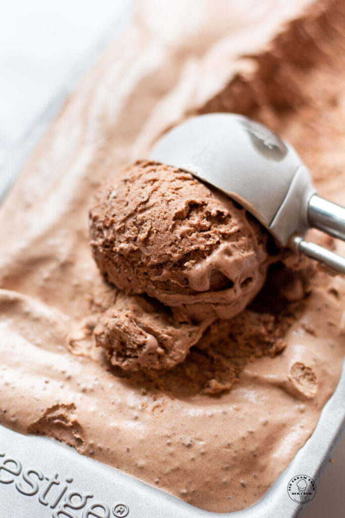 ice cream scoop scooping no churn chocolate ice cream
