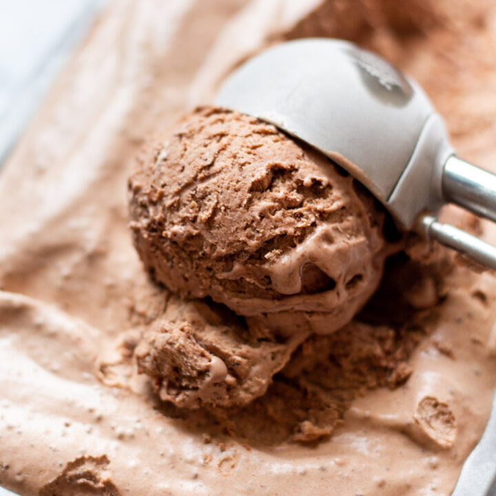 ice cream scoop scooping no churn chocolate ice cream